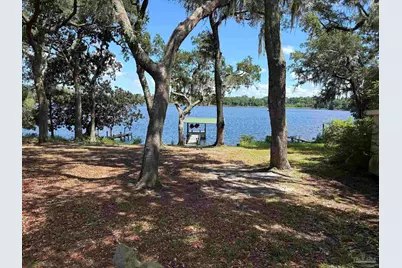 7098 W Gardner St, Milton, FL 32583 - Photo 16