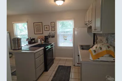 1341 Fairchild St, Pensacola, FL 32504 - Photo 6