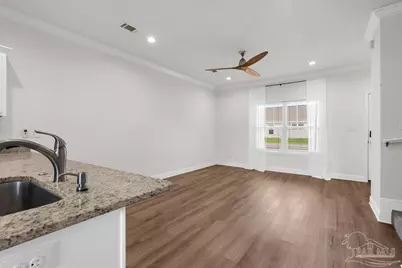 58 N M St, Pensacola, FL 32502 - Photo 10