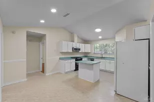 2028 Peregrine Ct, Pensacola, FL 32506 - Photo 14