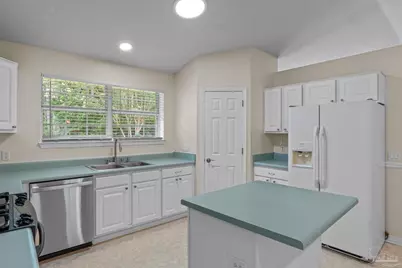 2028 Peregrine Ct, Pensacola, FL 32506 - Photo 16