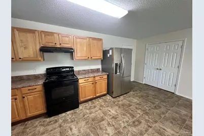 8921 Camshire Cir, Pensacola, FL 32507 - Photo 4