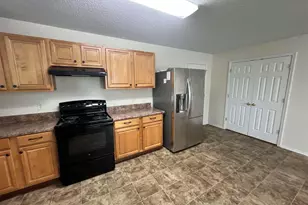 8921 Camshire Cir, Pensacola, FL 32507 - Photo 4