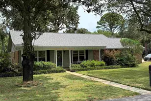 30 Gilmore Dr, Gulf Breeze, FL 32561 - Photo 2