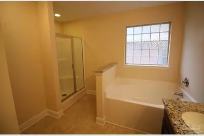 632 Edith Ln, Pensacola, FL 32534 - Photo 8