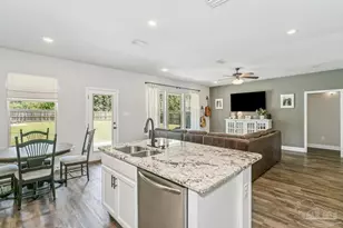 5735 Maggie Rose Cir, Milton, FL 32570 - Photo 18