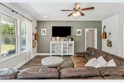 5735 Maggie Rose Cir, Milton, FL 32570 - Photo 10
