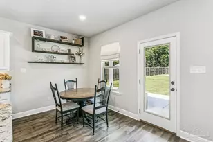 5735 Maggie Rose Cir, Milton, FL 32570 - Photo 14