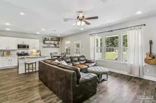5735 Maggie Rose Cir, Milton, FL 32570 - Photo 8