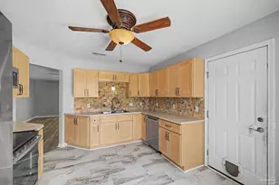 1634 Brookwood Cir, Gulf Breeze, FL 32563 - Photo 12