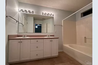317 Mizzen Ln, Pensacola, FL 32507 - Photo 10