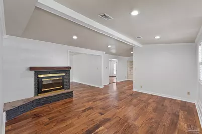121 Gilmore Dr, Gulf Breeze, FL 32561 - Photo 6
