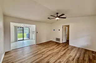 1305 Heatherwood Cir, Pensacola, FL 32506 - Photo 2