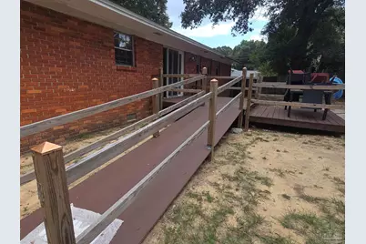 4304 Bishop St, Pensacola, FL 32503 - Photo 10