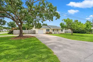 1462 Central Pkwy, Gulf Breeze, FL 32563 - Photo 2