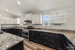 2536 Bluewater Dr, Navarre, FL 32566 - Photo 12
