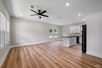 2420 W Blount St, Pensacola, FL 32505 - Photo 6