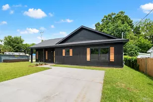 2420 W Blount St, Pensacola, FL 32505 - Photo 2