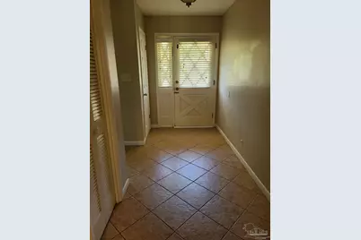 5560 Hibiscus Rd, Pensacola, FL 32504 - Photo 2