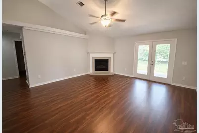 5825 Ashton Woods Cir, Milton, FL 32570 - Photo 4