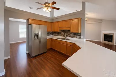 5825 Ashton Woods Cir, Milton, FL 32570 - Photo 6
