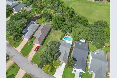 1353 Greenvista Ln, Gulf Breeze, FL 32563 - Photo 8