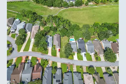 1353 Greenvista Ln, Gulf Breeze, FL 32563 - Photo 12