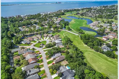 1353 Greenvista Ln, Gulf Breeze, FL 32563 - Photo 16