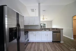 609 Saleta St, Pensacola, FL 32534 - Photo 4