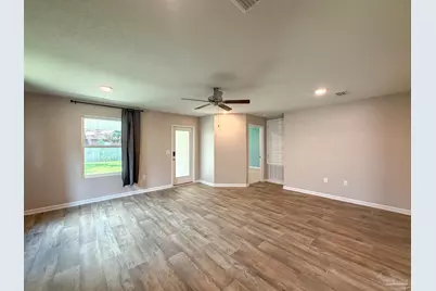 7305 Lakeside Oak Ct, Pensacola, FL 32526 - Photo 10
