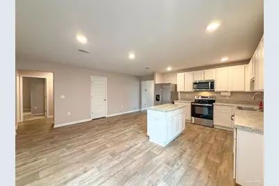 7305 Lakeside Oak Ct, Pensacola, FL 32526 - Photo 4