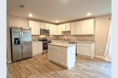 7305 Lakeside Oak Ct, Pensacola, FL 32526 - Photo 2