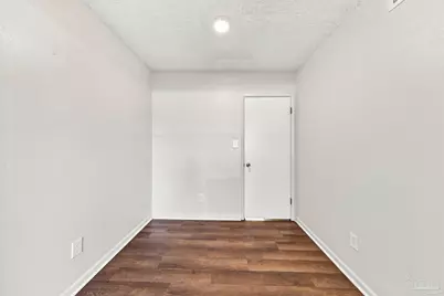 2411 N E St, Pensacola, FL 32507 - Photo 14