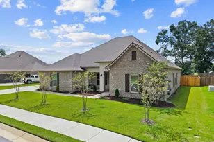 2761 Trestle Wy, Cantonment, FL 32533 - Photo 2