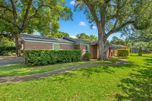 6010 Prospect Ln, Pensacola, FL 32526 - Photo 2