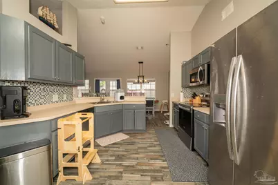 5554 Lovaleen Cir, Pensacola, FL 32526 - Photo 10