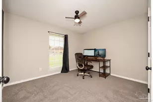 5554 Lovaleen Cir, Pensacola, FL 32526 - Photo 6