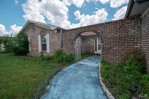 2531 Tomlinson Rd, Pensacola, FL 32526 - Photo 2