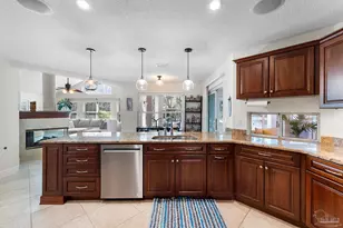 2739 Sunrunner Ln, Gulf Breeze, FL 32563 - Photo 12