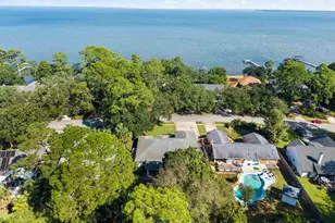 2739 Sunrunner Ln, Gulf Breeze, FL 32563 - Photo 48