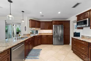 2739 Sunrunner Ln, Gulf Breeze, FL 32563 - Photo 10