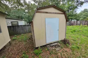 922 Brookhills Dr, Cantonment, FL 32533 - Photo 12