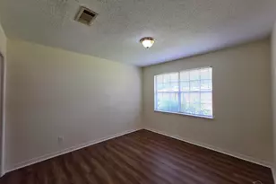6942 Falcon Dr, Pensacola, FL 32526 - Photo 8