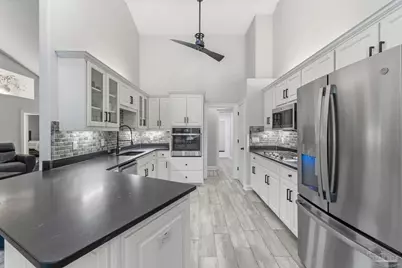 2005 Cameron Dr, Pensacola, FL 32505 - Photo 16