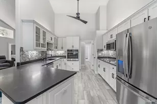 2005 Cameron Dr, Pensacola, FL 32505 - Photo 16