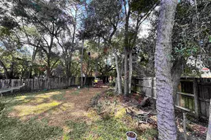 6208 Kirsten Dr, Pensacola, FL 32504 - Photo 10