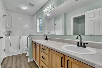 2291 Trailwood Dr, Cantonment, FL 32533 - Photo 6