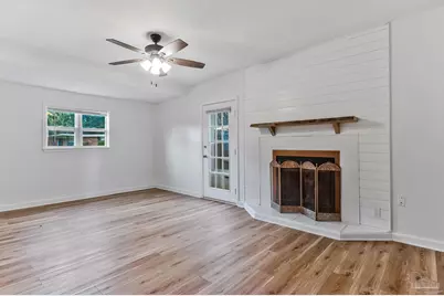 2121 Elaine Cir, Pensacola, FL 32504 - Photo 2