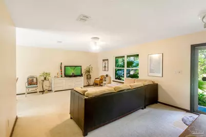 1370 Bayshore Ct, Gulf Breeze, FL 32563 - Photo 6