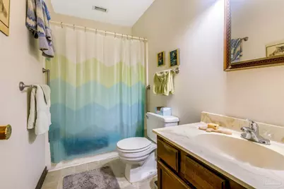 1370 Bayshore Ct, Gulf Breeze, FL 32563 - Photo 24